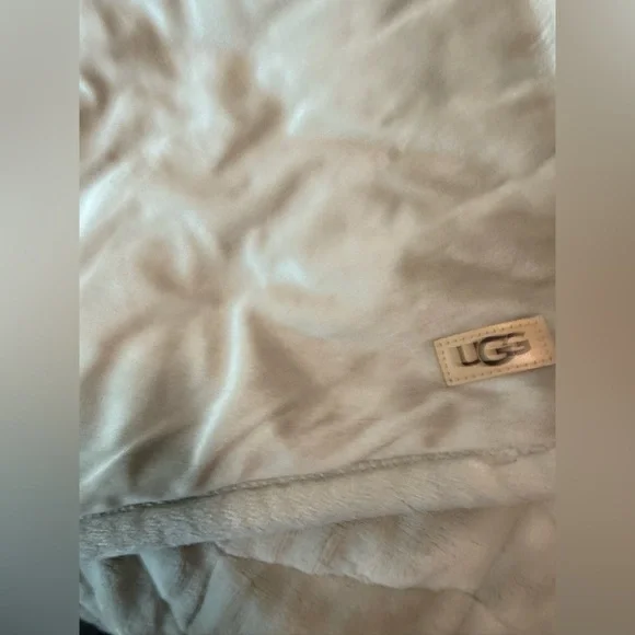 UGG Coco Full/Queen Quilted Comforter Set in Beige Cream - Picture 5 of 10